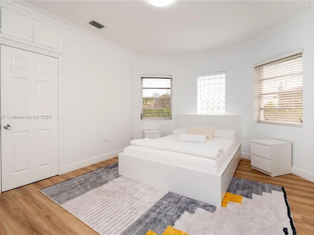 501 SW 24th Rd # 501, Miami FL 33129