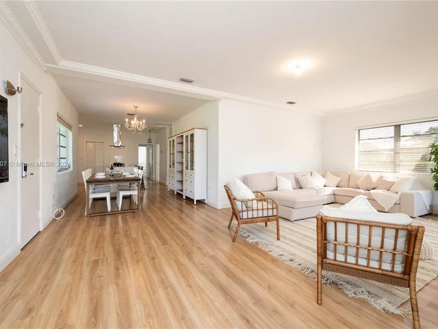 501 SW 24th Rd # 501, Miami FL 33129