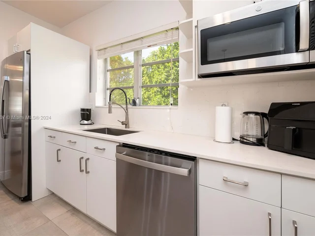 501 SW 24th Rd # 501, Miami FL 33129