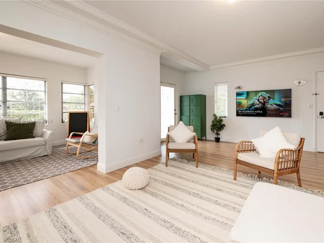 501 SW 24th Rd # 501, Miami FL 33129