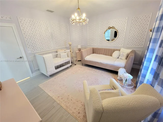 2438 Poinciana Ct, Weston FL 33327