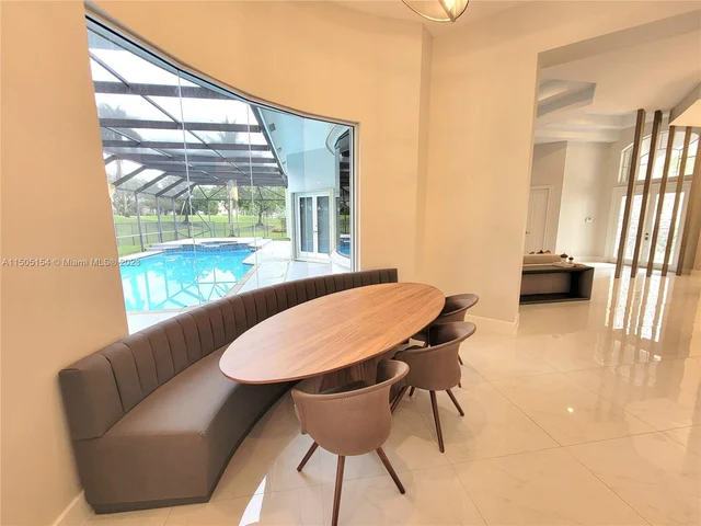 2438 Poinciana Ct, Weston FL 33327