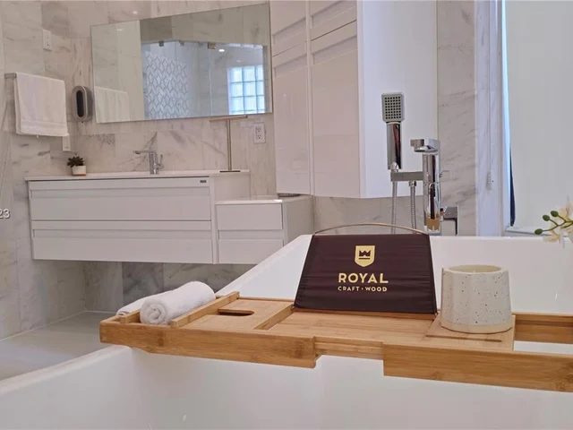 2438 Poinciana Ct, Weston FL 33327