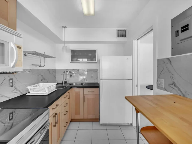 1100 Atlantic Shores # 402, Hallandale Beach FL 33009