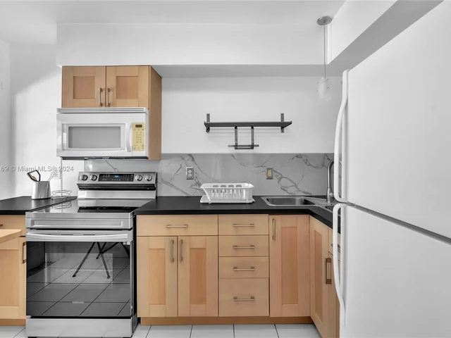 1100 Atlantic Shores # 402, Hallandale Beach FL 33009