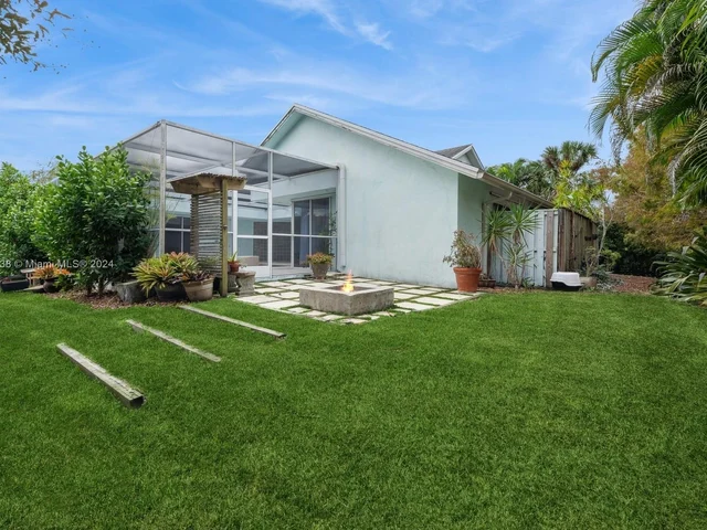 11741 NW 23rd St, Plantation FL 33323