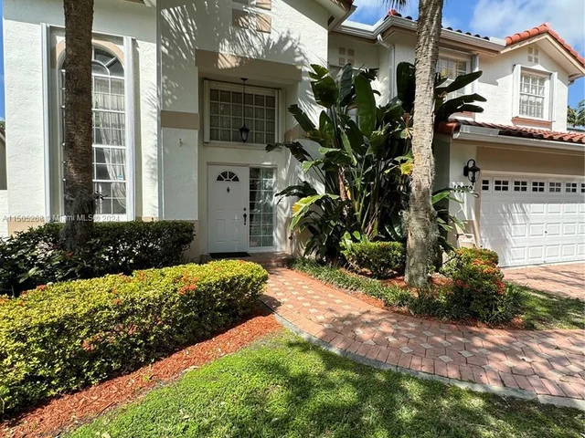 19232 NW 88th Pl, Hialeah FL 33018