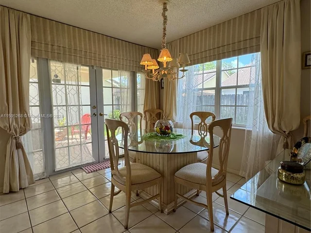 19232 NW 88th Pl, Hialeah FL 33018