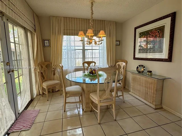 19232 NW 88th Pl, Hialeah FL 33018