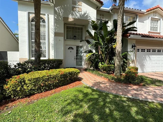 19232 NW 88th Pl, Hialeah FL 33018