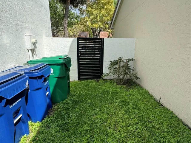 19232 NW 88th Pl, Hialeah FL 33018