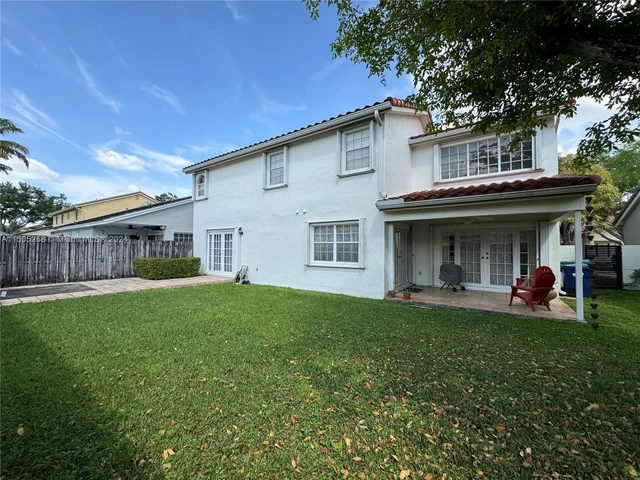 19232 NW 88th Pl, Hialeah FL 33018