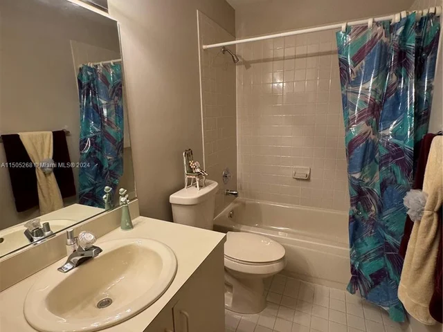 19232 NW 88th Pl, Hialeah FL 33018