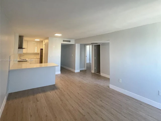 5050 NW 7th St, Miami FL 33126