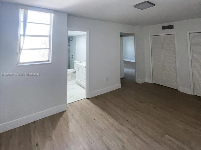 5050 NW 7th St, Miami FL 33126