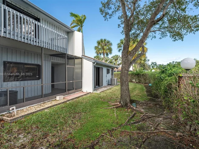 1551 N 14th Ter, Hollywood FL 33020