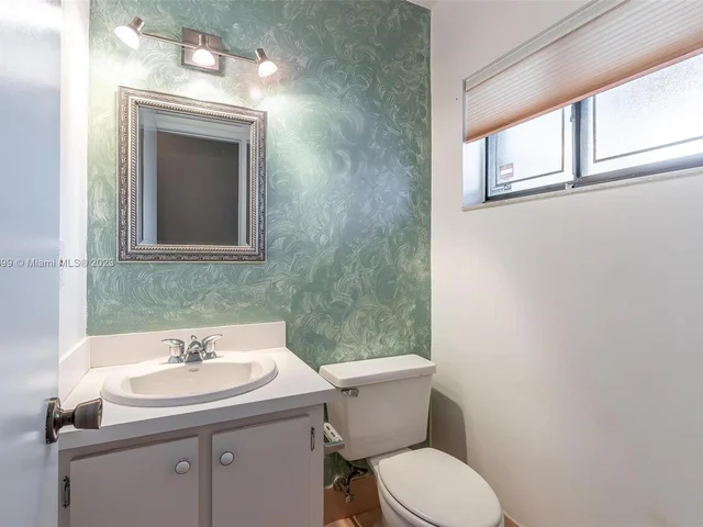 1551 N 14th Ter, Hollywood FL 33020