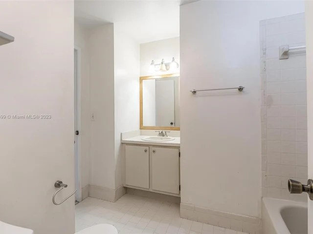 1551 N 14th Ter, Hollywood FL 33020