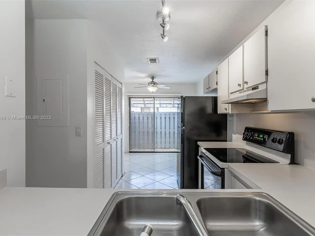 1551 N 14th Ter, Hollywood FL 33020