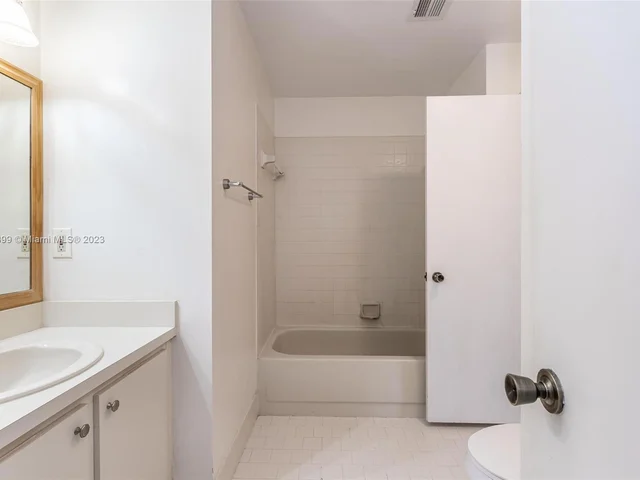 1551 N 14th Ter, Hollywood FL 33020