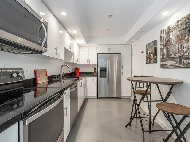 4001 S Ocean Dr # 8F, Hollywood FL 33019