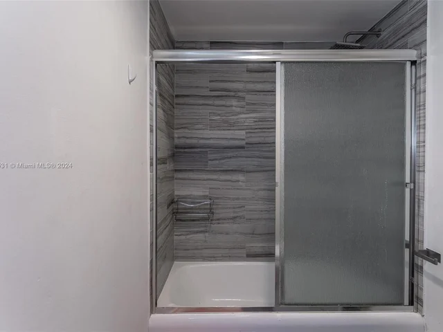 4001 S Ocean Dr # 8F, Hollywood FL 33019