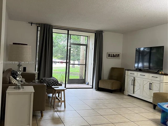 8015 SW 107th Ave # 102, Miami FL 33173