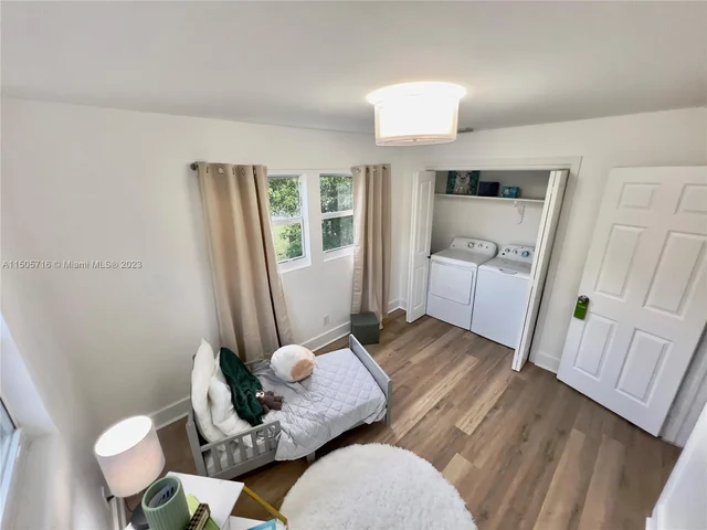 944 Market St, West Palm Beach FL 33401