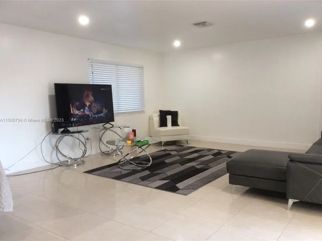 351 188th St, Sunny Isles Beach FL 33160