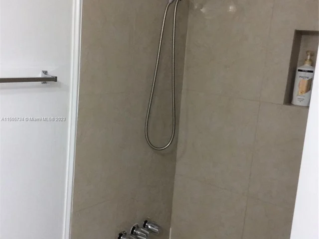 351 188th St, Sunny Isles Beach FL 33160