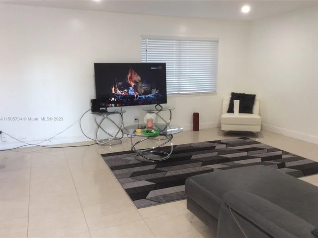 351 188th St, Sunny Isles Beach FL 33160