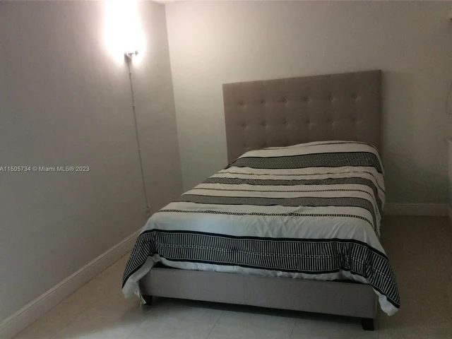 351 188th St, Sunny Isles Beach FL 33160