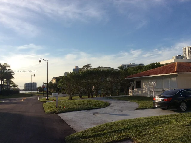 351 188th St, Sunny Isles Beach FL 33160
