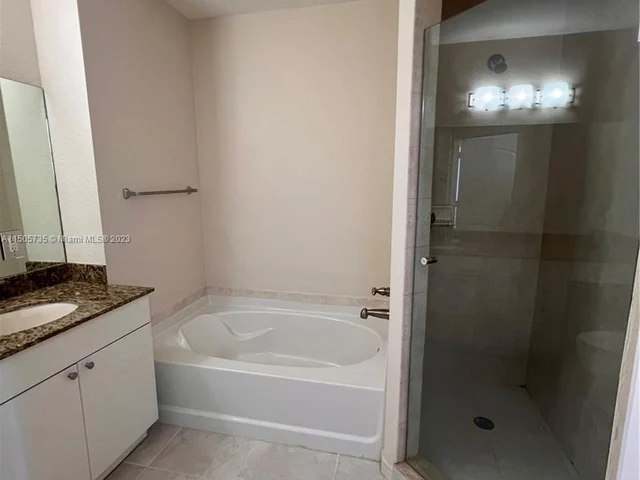 1830 Radius Dr # 1318, Hollywood FL 33020