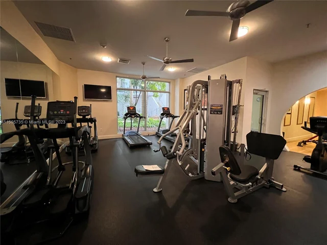 1830 Radius Dr # 1318, Hollywood FL 33020