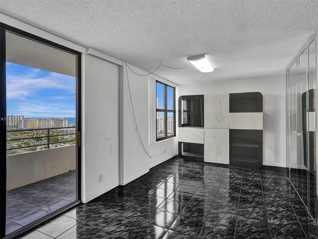 2500 Parkview Dr # 2307, Hallandale Beach FL 33009