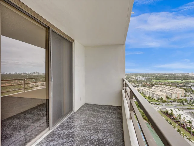 2500 Parkview Dr # 2307, Hallandale Beach FL 33009