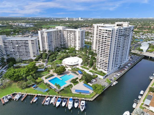 2500 Parkview Dr # 2307, Hallandale Beach FL 33009