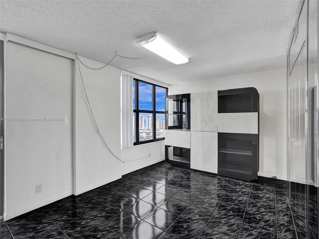 2500 Parkview Dr # 2307, Hallandale Beach FL 33009