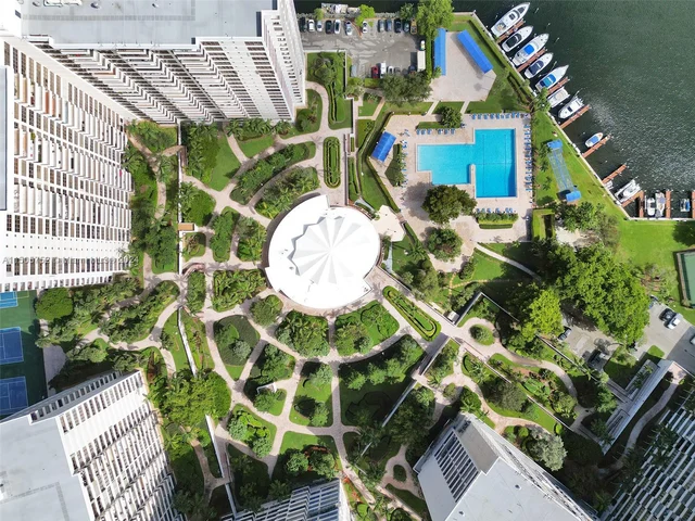 2500 Parkview Dr # 2307, Hallandale Beach FL 33009