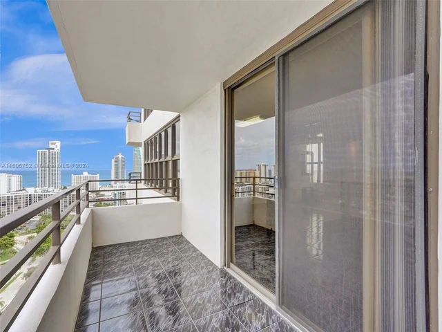 2500 Parkview Dr # 2307, Hallandale Beach FL 33009