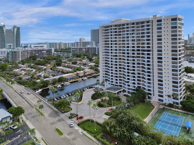 2500 Parkview Dr # 2307, Hallandale Beach FL 33009