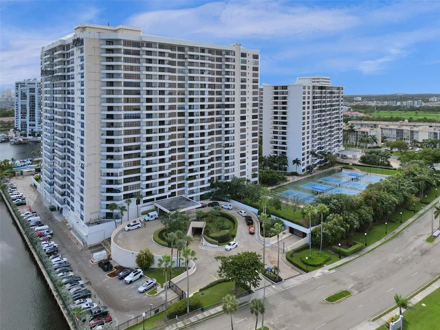 2500 Parkview Dr # 2307, Hallandale Beach FL 33009