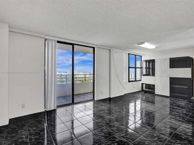 2500 Parkview Dr # 2307, Hallandale Beach FL 33009