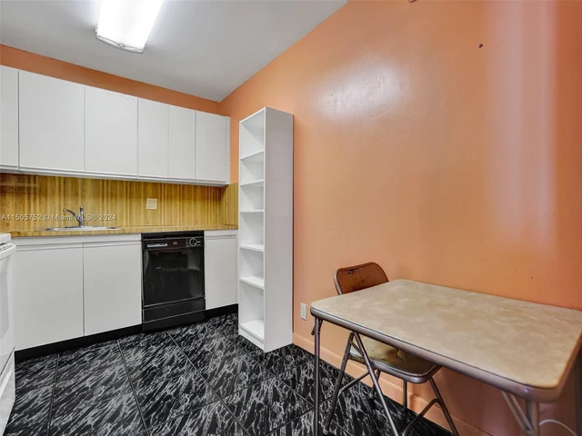 2500 Parkview Dr # 2307, Hallandale Beach FL 33009