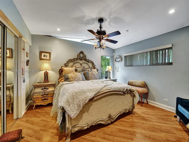 2060 NE 55th St, Fort Lauderdale FL 33308