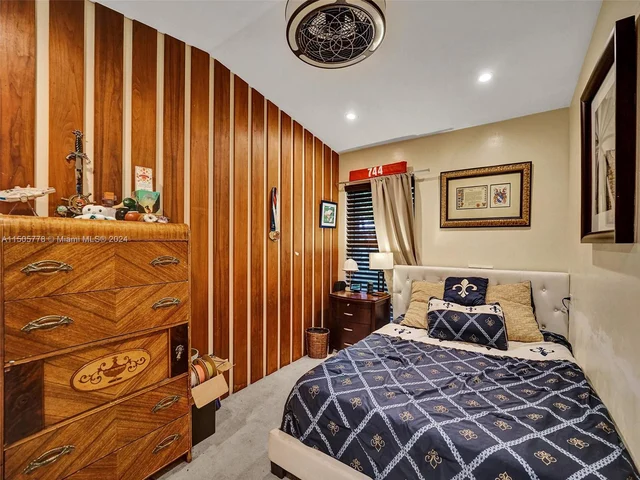 2060 NE 55th St, Fort Lauderdale FL 33308