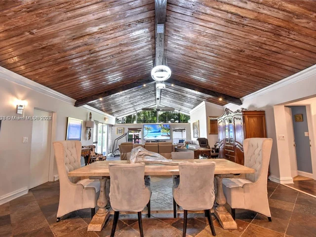 2060 NE 55th St, Fort Lauderdale FL 33308