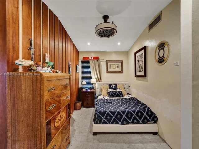 2060 NE 55th St, Fort Lauderdale FL 33308