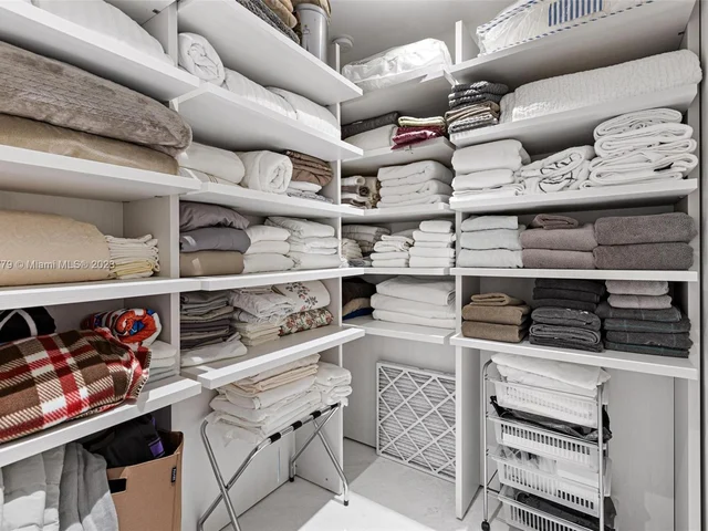 16901 Collins Ave # 901, Sunny Isles Beach FL 33160